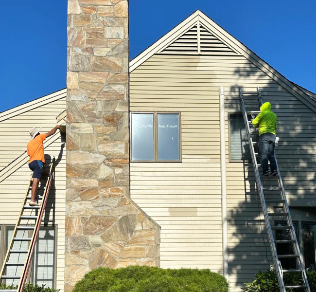 "Siding wood and exterior paint"