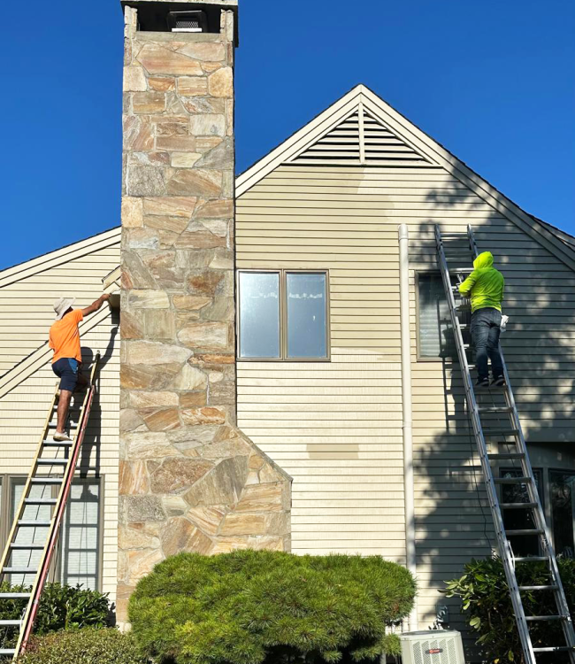 "Siding wood and exterior paint"